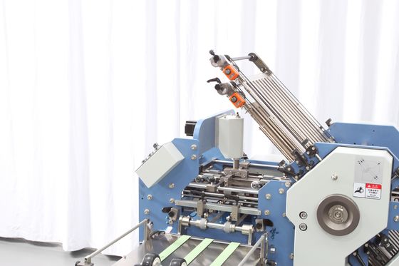 Maksimum Hız 180m / Min ile Yüksek Hızlı Kağıt A4 Katlama Makinesi