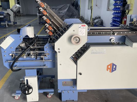 Üç delikli kağıt katlama makinesi 480*1000mm 30-250g 180m/Min 380V