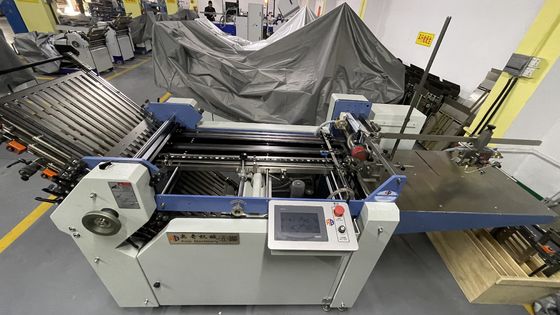 Yüksek Hızlı Besleyici Kafalı 8 Tokalı Plaka A3 Katlama Makinesi 4800mm Genişlik